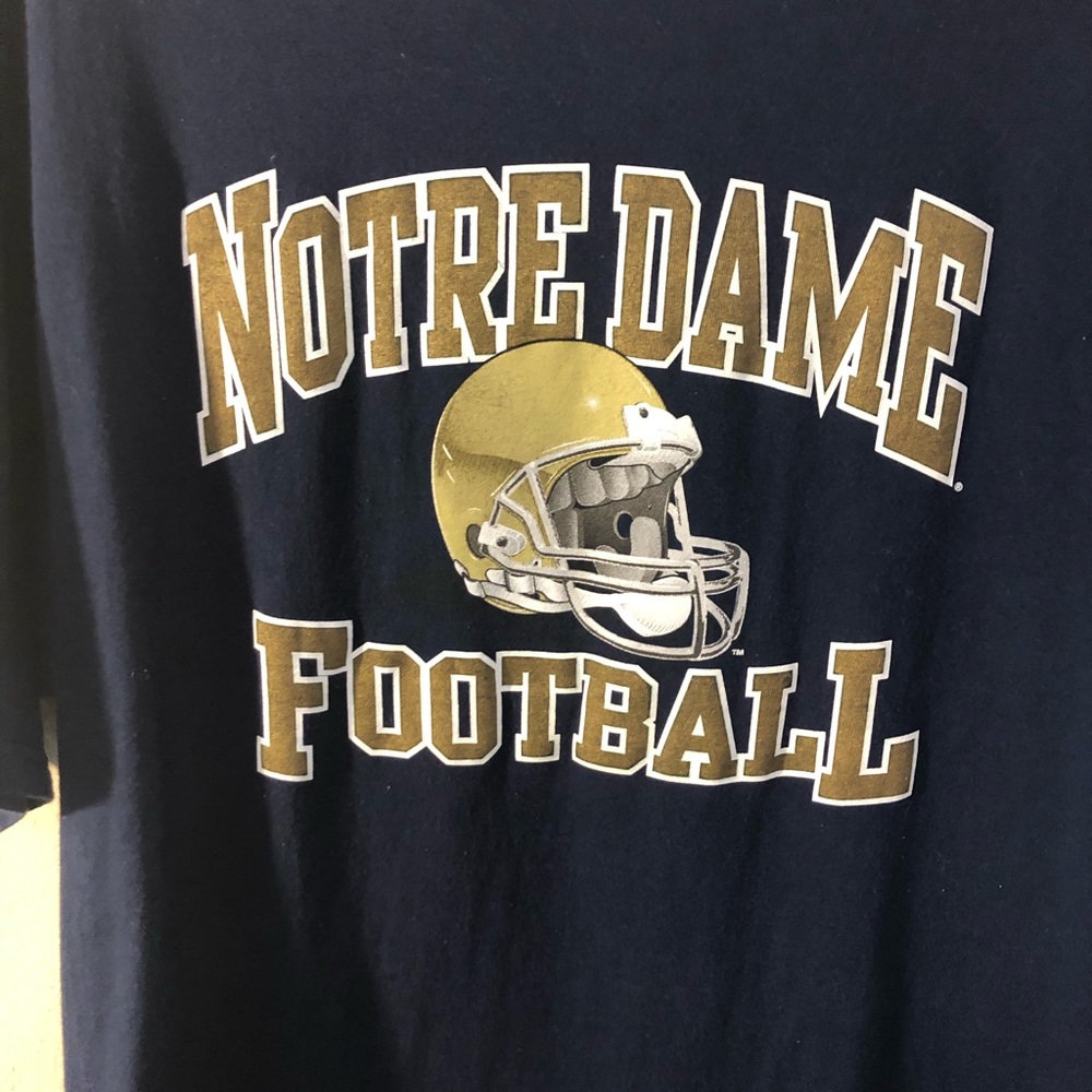 MEN’S MEDIUM NOTRE DAME TSHIRT